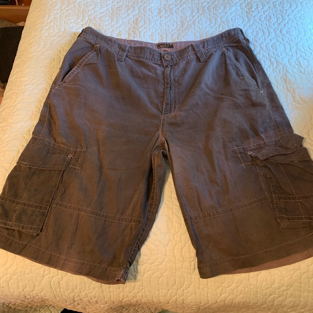 Men’s cargo shorts